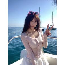 批发黑色草莓镂空针织开衫<b class='q'>女</b>春新款小个子修身短款长袖上衣