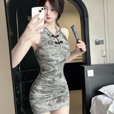 批发已出货 新中式国风复古无袖挂脖设计感露背盘扣收腰<b class='q'>包臀</b>夜场旗袍