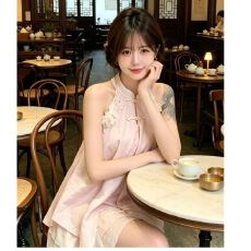 批发中式裙子女2026年<b class='q'>春</b>季新款巨好看粉色不规则挂脖上衣甜美两件套