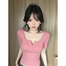 批发纯欲风U 领亨利扣<b class='q'>中袖</b> T 恤女夏季韩系修身显瘦百搭短款上衣
