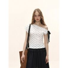 设计感斜肩上衣女夏季美式绑带波点收腰撞色露肩短袖T恤