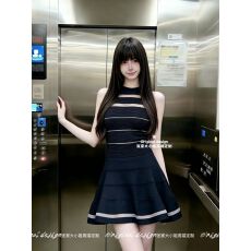 批发女神降临元英同款拼接镂空条纹针织<b class='q'>连衣裙</b>无袖伞裙