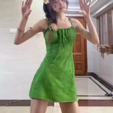 批发法式复古海边度假绿色无袖吊带<b class='q'>连衣裙</b>子女春夏季新款抹胸显瘦短裙