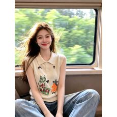 批发已出货 温柔风卡通刺绣翻领无袖针织背心女夏<b class='q'>甜美</b>减龄上衣