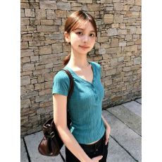 批发已出货  韩系湖蓝色<b class='q'>v领</b>正肩短袖t恤女夏季穿搭修身显瘦上衣潮