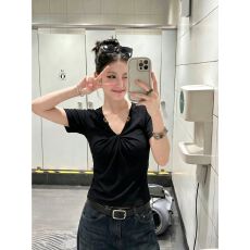批发V领扭结串珠正肩<b class='q'>短袖</b>t恤<b class='q'>女</b>修身上衣