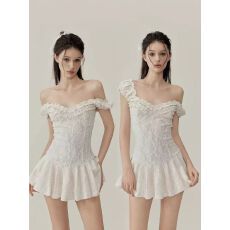 批发白色系带吊带连衣裙<b class='q'>女</b>夏季收腰<b class='q'>修身</b>裙子小个子甜美风a字短裙