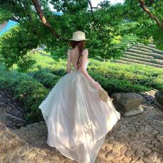 批发蕾丝拼接露背吊带连衣裙女<b class='q'>夏季</b>收腰显瘦大摆裙温柔度假风长款裙