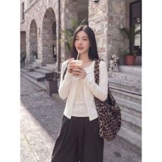 批发娃娃领拼接上衣女 2026秋季新款 甜美风 慵懒风 不挑身材 巨显瘦