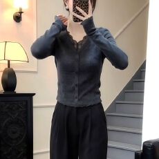 批发时尚显瘦胖mm200斤女深灰V领木耳边长袖上衣 2026秋季新款 优雅