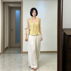 批发韩系皱褶U领挂脖吊带背心衫女装2026夏季金属扣气质休闲<b class='q'>百搭</b>上衣