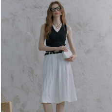 批发高级黑白撞色V领假两件背心女<b class='q'>夏</b>季老钱复古显瘦外穿无袖上衣