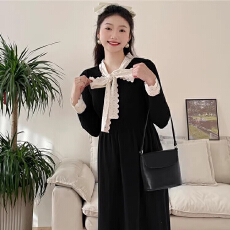 批发小香风高级感气质连衣裙女<b class='q'>春</b>季新款宽松蝴蝶结毛衣裙百搭