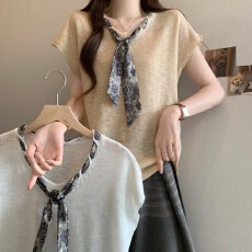 批发实拍大码夏季短袖丝巾系带V领冰丝T恤女胖MM百搭宽松显瘦针织上衣