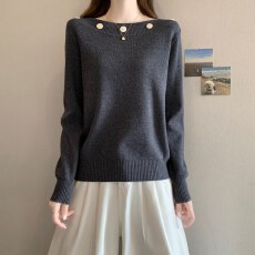 批发实拍大码秋冬慵懒风一字领漏锁骨长袖<b class='q'>毛衣</b>女胖mm纽扣显瘦打底衫