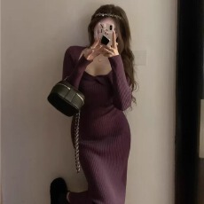 批发气质针织长裙小众设计感扭结连衣裙女<b class='q'>甜美</b>温柔风修身开叉打底裙子