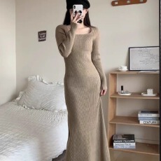 批发法式2025年新款秋季超仙气质方领针织长款韩版包臀<b class='q'>裙子</b>时尚连衣裙