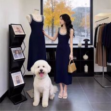 批发温柔时尚新款2026夏季通勤风无袖针织<b class='q'>连衣裙</b>U领显瘦赫本风中长裙