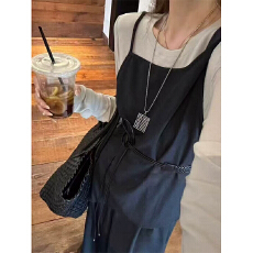 批发实体档口百搭设计感小众吊带+内搭+显闲裤三件套套装女配丝巾腰带