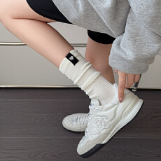 批发2025年新款抑菌吸汗中筒袜女纯色简约爱心布标潮袜5双