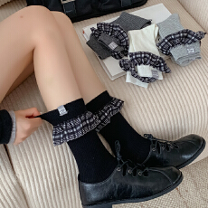 批发坑条防滑条纹拼接中筒袜女花边布标亲肤舒适防臭潮袜5双