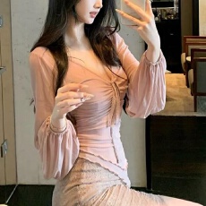 批发实体档口法式V领纯欲风T恤女早秋温柔气质修身显瘦不规则<b class='q'>长袖</b>上衣