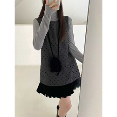 批发实体档口<b class='q'>韩国</b>复古miu系设计感丝绒花边波点背心裙两<b class='q'>套装</b>配包包
