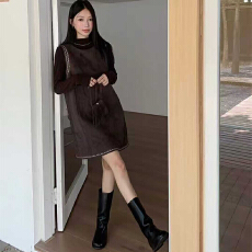 批发实体档口复古辣妹风洋气减龄吊带<b class='q'>连衣</b>裙打底衫两套时尚套装配包包