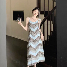 批发实体档口辣妹撞色条纹针织吊带连衣裙度假<b class='q'>沙滩裙</b>法式无袖背心<b class='q'>长裙</b>