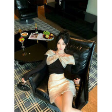 批发实体档口法式撞色一字肩长袖T恤女秋季纯欲风高级感外穿<b class='q'>雪纺</b><b class='q'>上衣</b>