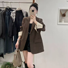 批发实体档口<b class='q'>新款</b>女装休闲西装<b class='q'>外套</b>时尚百搭西服上衣潮高级感撞色拼接