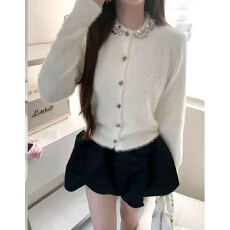 批发实体档口25秋冬新款小香风钉珠镶钻针织开衫女高级感气质毛衣外套