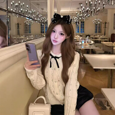 批发实体档口小香风烫钻长袖针织开衫女秋季纯欲修身短款毛衣外套<b class='q'>上衣</b>