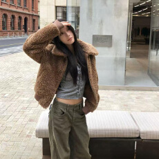 批发实体档口设计感百搭波浪纽扣内搭打底针织衫女25秋冬V领长袖<b class='q'>上衣</b>