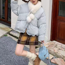 批发实体档口设计感<b class='q'>短</b>款小个子韩版毛领围脖两穿25冬新款花边羽绒服女