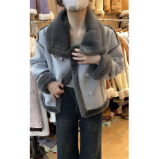 批发实体档口羊羔毛皮毛一体外套女高级感冬季水貂毛加绒立领机车服潮