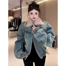 批发实体档口2025秋冬时尚百搭宽松<b class='q'>短</b>款牛仔外套翻领羊卷毛夹棉外套女