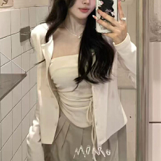 批发实体档口2025年<b class='q'>秋</b>冬新款纯欲风设计感休闲抹胸开衫针织衫套装磨毛