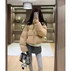 批发实体档口卡其色小马刺绣<b class='q'>羽绒服</b>女白鸭绒冬季韩系高级短款保暖外套