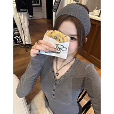 批发实体档口纯欲风格纹拼接V领长袖t恤女秋冬修身显瘦内搭<b class='q'>打底</b>衫上衣