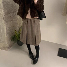 批发实体档口气质百褶设计感质感高端大气半身中<b class='q'>裙</b>学院风复古<b class='q'>裙</b>子女