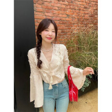 批发实体档口V领系带长袖衬衫女秋季设计感镂空立体<b class='q'>花朵</b>百搭短款上衣