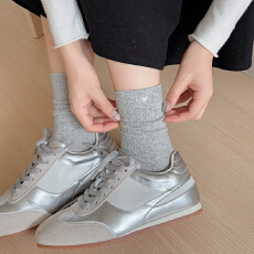 批发无骨刺绣2025秋季袜子女中筒ins韩系穿搭款黑白灰色爱心袜5双