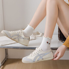批发现货袜子女中筒早秋小白袜清新可爱花边女袜棉袜无骨缝合ins潮5双