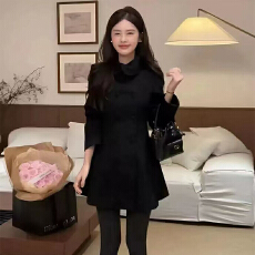 批发实体档口2025年秋冬韩版气质显瘦娃娃领名媛高级感毛呢大衣短外套