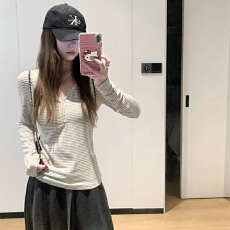 批发实体档口韩版条纹长袖T恤女秋季新款内搭打底衫<b class='q'>修身</b>显瘦V领上衣潮