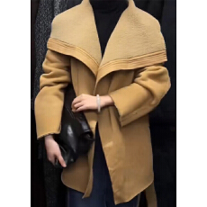 批发实体档口秋冬独特超好看减龄漂亮美拉德小香风羊羔毛加厚短外套女