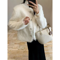 批发实体档口冬季新款小香风外套女<b class='q'>羽绒服</b>蕾丝边高级感巨好看毛毛外套