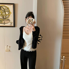 批发实力工厂2025早秋甜辣风V领蕾丝花边保暖吊带背心胸垫可拆卸女潮