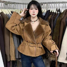 批发实体档口冬季法式复古皮毛一体短外套女仿貂毛翻领收腰鹿皮绒上衣